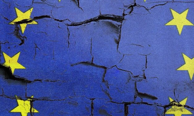 Europa fake. La nuova scottante intervista a K. Enòsas, aspettando il 25 aprile di RS