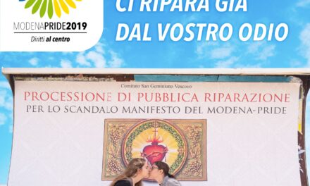 Modena pride 1° giugno, la processione riparatoria guidata da un sacerdote diocesano. LGBT sempre più blasfemi