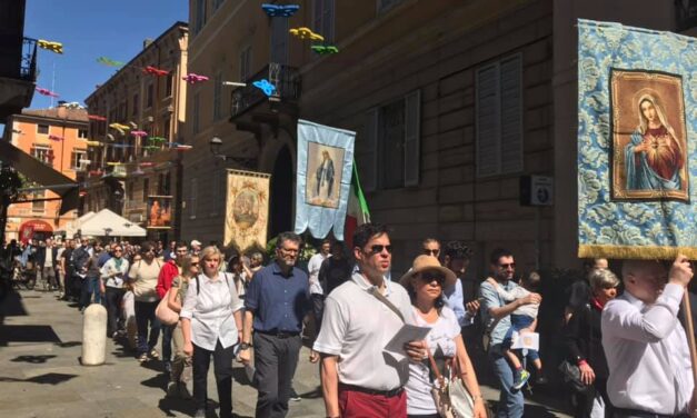 Ciò che la stampa non ha detto, il caso Modena: la processione, don Camillo e le manovre (?) della diocesi