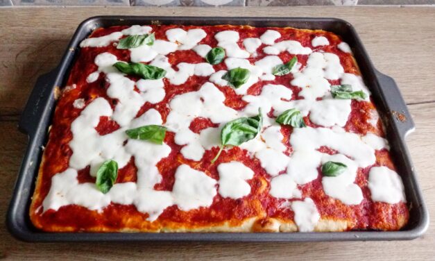 [SPADAKITCHEN] Pizza in teglia alta e soffice