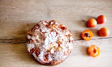 [SPADA KITCHEN] TORTA ALLE ALBICOCCHE CON YOGURT E MANDORLE
