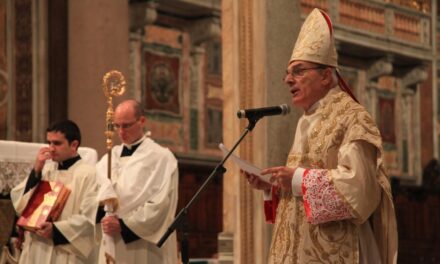 Il vescovo di Reggio: “A Bibbiano bimbi usati per progetto ideologico”. Ma…