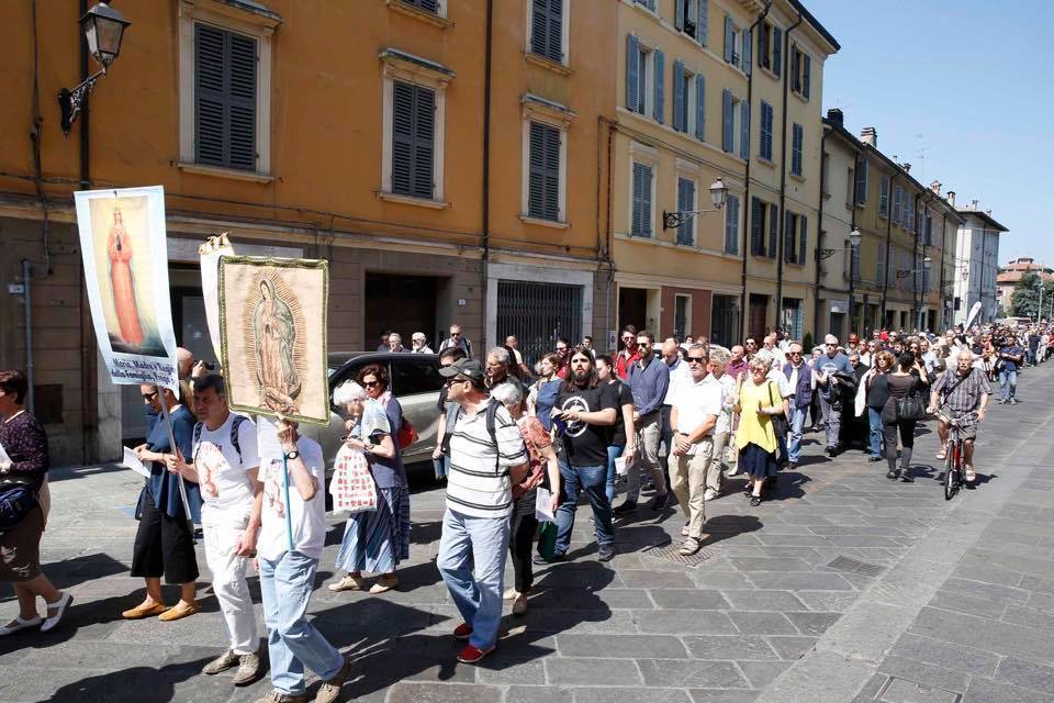 Torna a Rimini (27 luglio) la processione di riparazione per il Pride. Vive polemiche in Comune