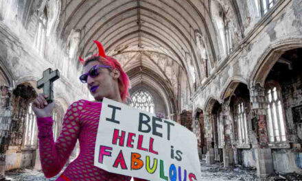 Violenze minori Reggio. Lesbica parla con soggetti immaginari alternando bestemmie e canti eucaristici