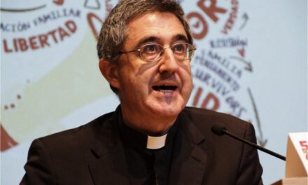 Parla il vice presidente dell’Istituto Giovanni Paolo II: L’identità della scuola è “seriamente minacciata”