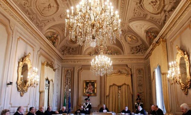 La Consulta si corregge: per farsi ammazzare basta la sofferenza psicologica