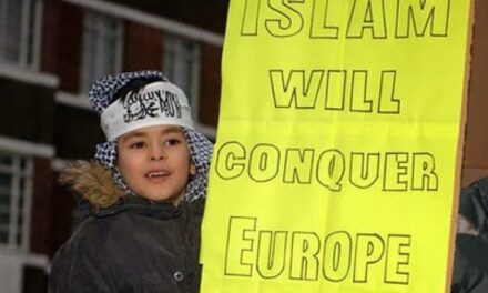 Rapporto Fondazione FareFuturo, citato da AdnKr: «nel 2100 mezza Italia potrebbe essere islamica»