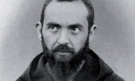 [DIFUNDE TU FE CATOLICA]  PADRE PÍO: EL SACERDOTE QUE SUFRIÓ LAS MISMAS LLAGAS DE CRISTO