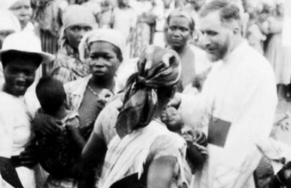 Il missionario Marcel Lefebvre e il paganesimo africano