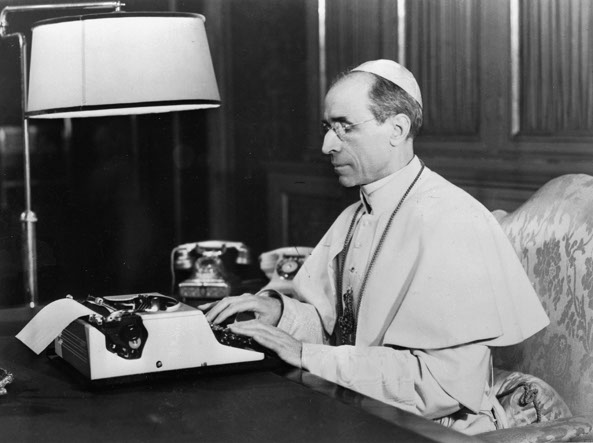 [AI PIEDI DEL TRONO VUOTO] Padre Cekada a colloquio con Pio XII sulla riforma della Settimana santa