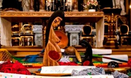 «Con i demoni amazzonici che girano in Vaticano, il primo parrocchiale che sussurra su Halloween lo…»