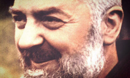 [DIFUNDE TU FE CATOLICA] EL OFRECIMIENTO DEL PADRE PÍO por las Almas del Purgatorio