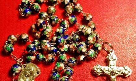 [DIFUNDE TU FE CATOLICA] OCTUBRE, MES DEL SANTO ROSARIO. DÍA 4