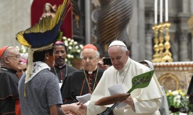 Sinodo parte col botto: relatio con viri probati, ministero donne. E spuntano “suore che ascoltano la confessione”