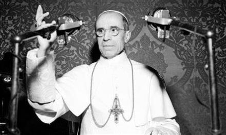 [DIFUNDE TU FE CATOLICA] EN UN NUEVO ANIVERSARIO DEL PASTOR ANGELICUS, inicio de la Sede Vacante.