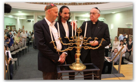 Bergoglio agli studenti: “Non si può dire ai ragazzi ebrei o musulmani ‘vieni e convertiti’ “.