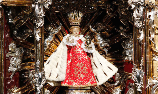 La storia (poco ecumenica) del Gesù Bambino di Praga