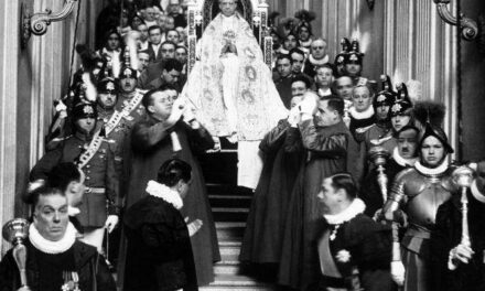 La Liturgia Papale immagine del Paradiso