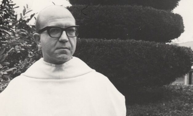 La macchina da scrivere cosmica di Dom Sylvester Houédard: un monaco poeta tra San Benedetto e Beat Generation