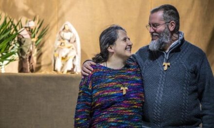 “Parrocchia formato famiglia”. Un articolo di Famiglia Cristiana per l’addio al celibato…ecclesiastico?