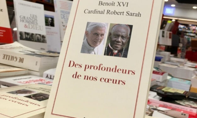 Libro Ratzinger-Sarah. Fraternità San Pio X: “Fallimentare difesa del celibato”