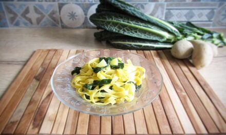 [SPADAKITCHEN] Fettuccine con patate e cavolo nero