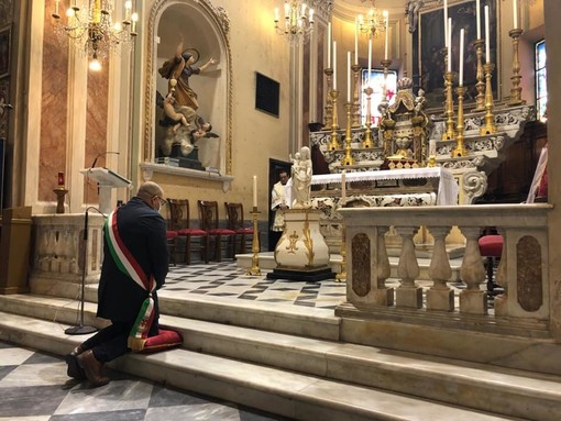 Borghetto Santo Spirito (SV). Il sindaco affida la città alla Madonna della Guardia