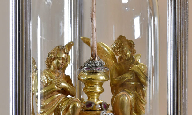 Venerdì Santo 2020. Variazione cromatica “straordinaria” della Sacra Spina di Andria