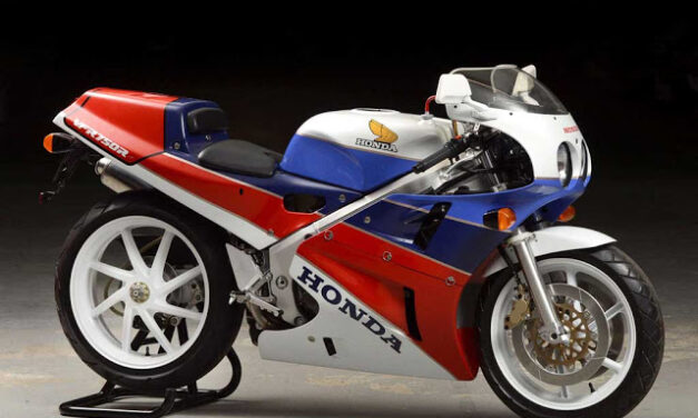 [SPADAMOTORS] VFR750R RC30 (1987)