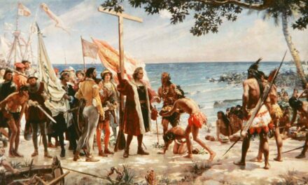 “Appena toccata terra, vi innalzarono un Crocifisso”: chi era Cristoforo Colombo e perché lo odiano tanto