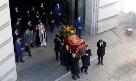 ‘Non di nostra competenza’. Le ultime dichiarazioni vaticane sull’esumazione di Franco