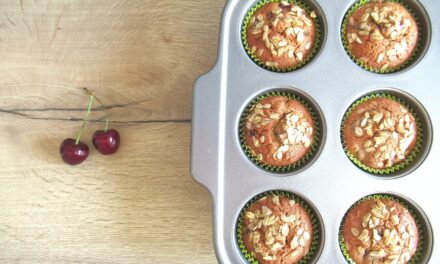 [SPADAKITCHEN] Muffin alle ciliegie con fiocchi d’avena, grano saraceno e farro