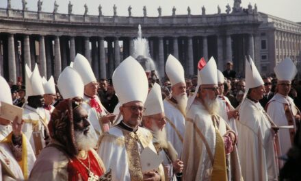 Viganò risponde a Magister e rincara la dose: “la favola bella dell’ermeneutica”