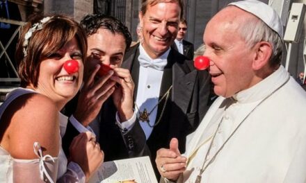 Il Vaticano autorizza i laici a celebrare matrimoni e funerali (in nome del “Concilio”)