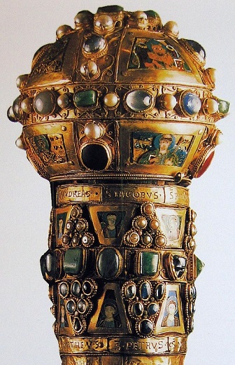 Credere al Papato! (e non al bergoglismo)