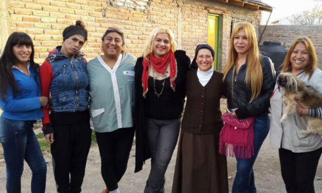 Bergoglio e la “suora dei trans”