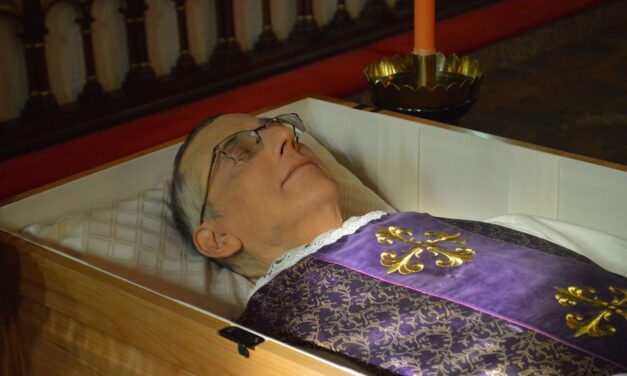 [AI PIEDI DEL TRONO VUOTO] Quando una luce si spegne: Anthony Cekada