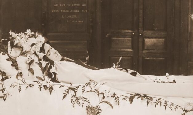 “Io non muoio: entro nella vita”. Il beato transito di santa Teresina