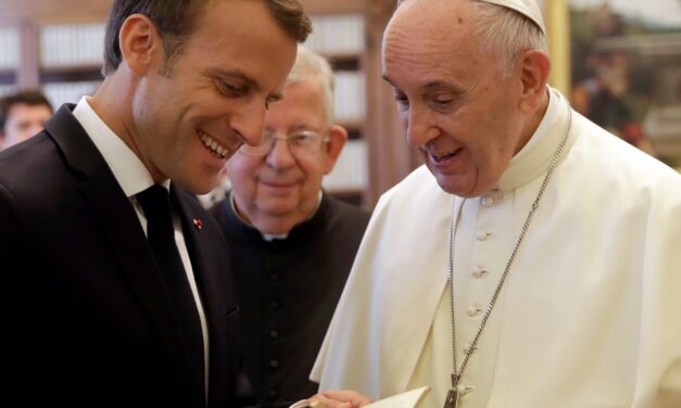 Macron: “In Francia c’è libertà di blasfemia”. Lo sapevamo!