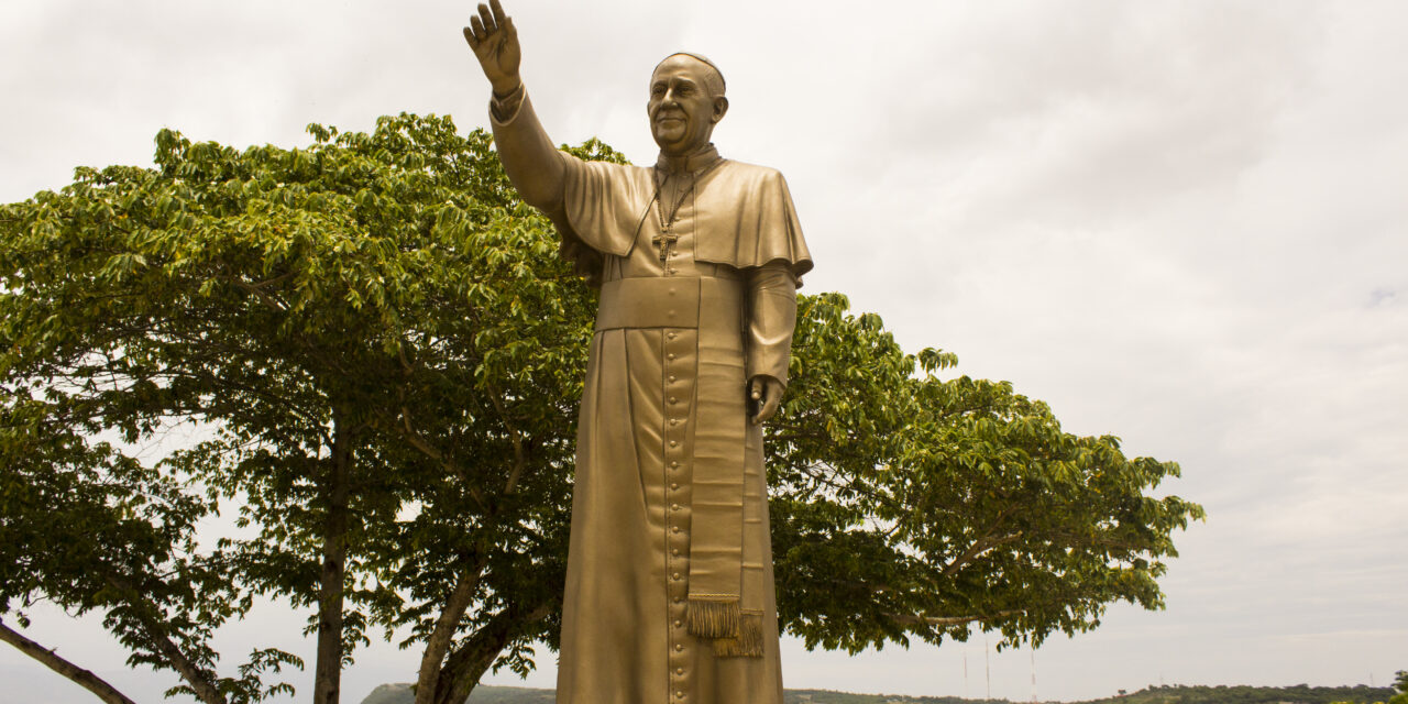Elogio di Bergoglio (di Martino Mora)