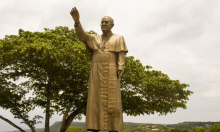 Elogio di Bergoglio (di Martino Mora)